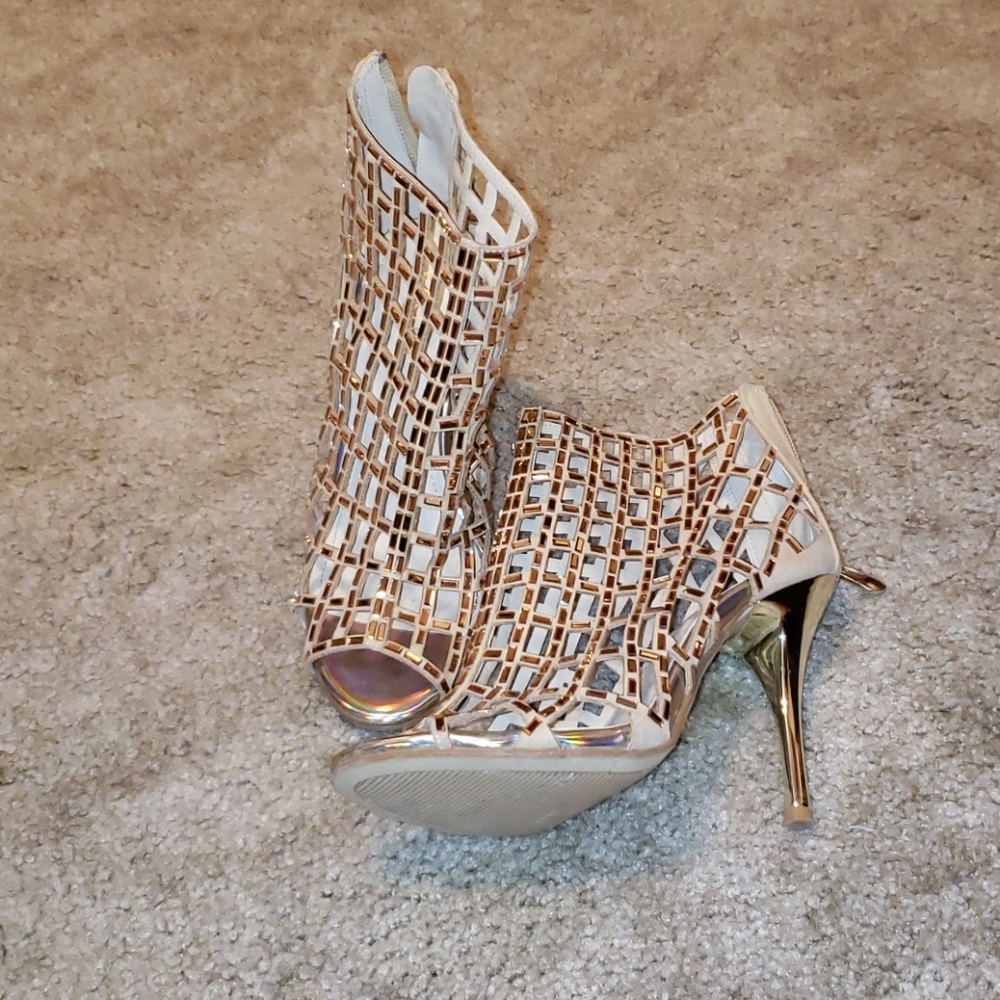 Dressy gold embellished heel